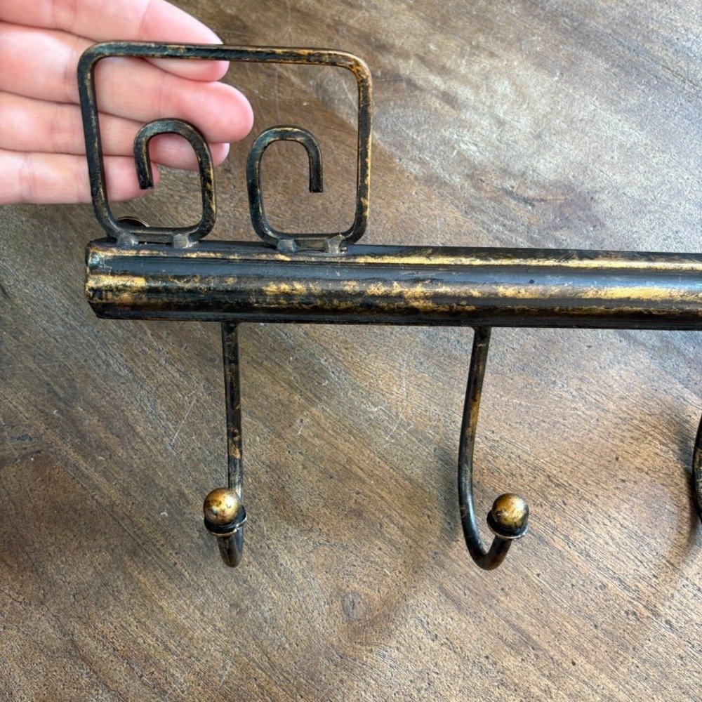 Key Holder Wall Mount Rack Decorative Home Decor Rustic Entryway Coat Rack - Picture 2 of 9